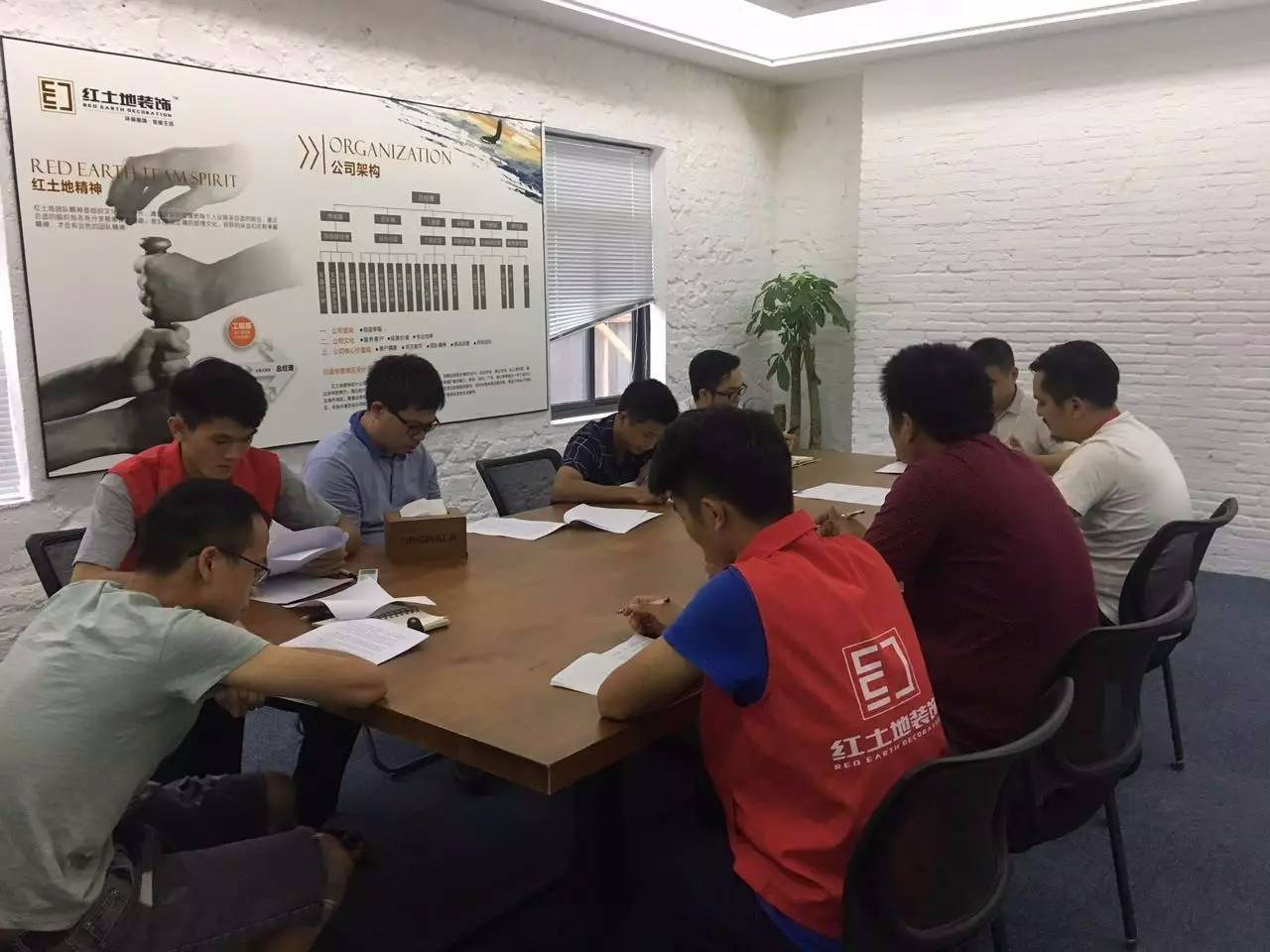 臺風(fēng)襲后 家裝維修義工行動進(jìn)行中