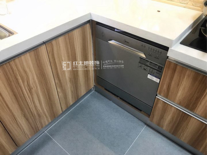 廚房裝修攻略，紅土地裝飾設(shè)計(jì)幫你打造現(xiàn)代理想廚房！