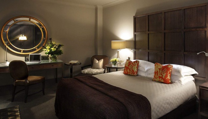 怎樣用低預(yù)算讓臥室看起來更豪華？