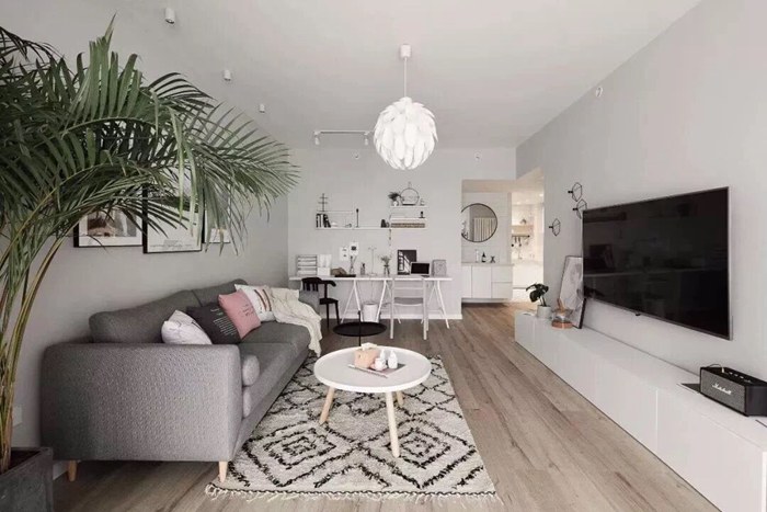 設(shè)計師告訴我，客廳不吊頂，也能裝出豪宅效果！