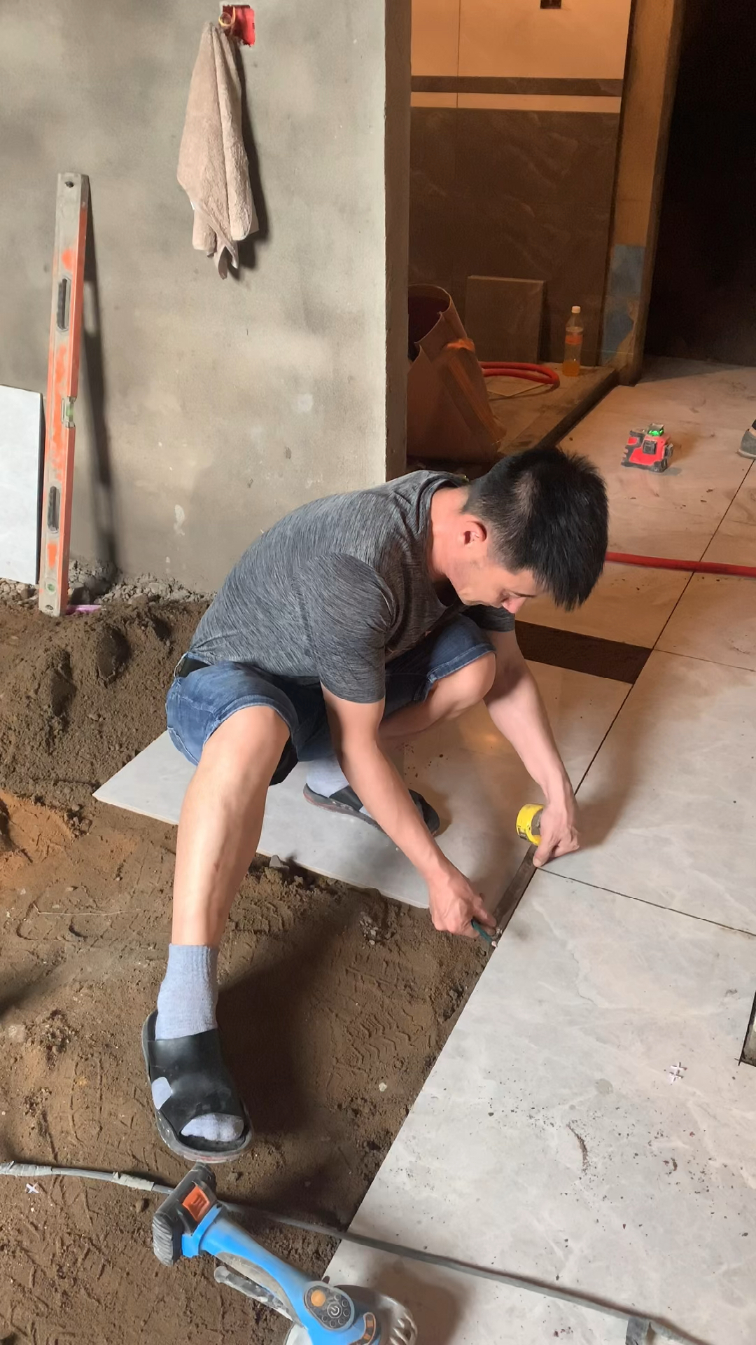 衛(wèi)生間漏水怎么辦